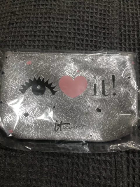It Cosmetics Brand New And Sealed - Make Up/ Cosmetic Bag- Silver