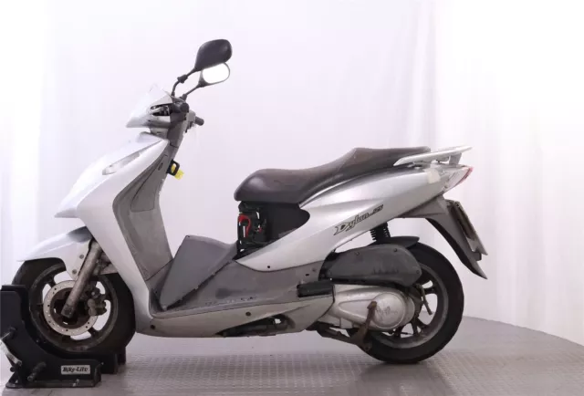 Lot#46386 2004 HONDA SES125 DYLAN -SPARES/REPAIR (NON-STRUCTURAL)