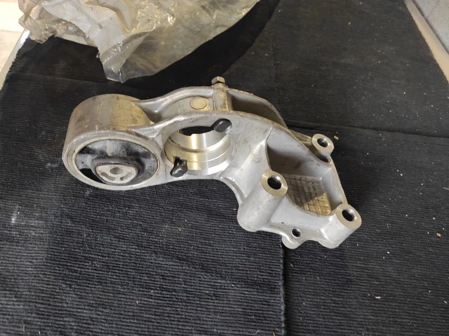 Silentbloc Support Moteur Inférieur - Citroën AX, Saxo, Peugeot 106 - Strongflex