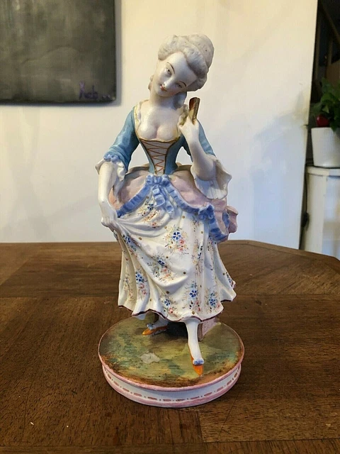 ANCIEN JOLI SUJET EN BISCUIT POLYCHROME, HAUTEUR 23,5 cm, MARQUE A IDENTIFIER ?