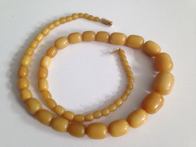 COLLIER VINTAGE BAKÉLITE BOULE PERLES JAUNE IMITATION AMBRE - Occasion Bon état