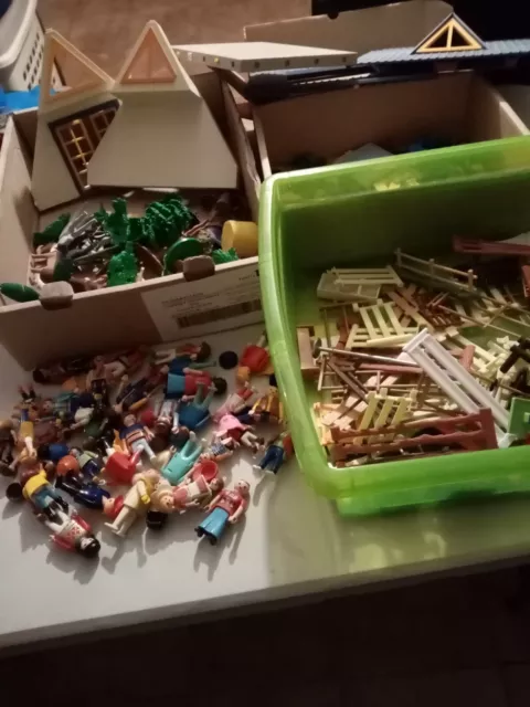 Gros Lot De Pieces Playmobil Plusieurs Univers