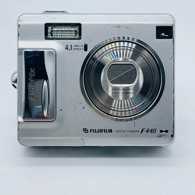 FUJIFILM FINEPIX F440 Digital Compact Camera Vintage 4.1MP
