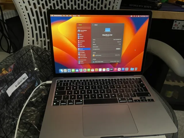 Apple MacBook Air 13.3" (256GB SSD, Apple M1, 8GB)