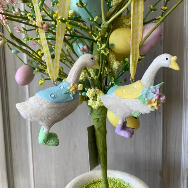 2 x Resin Goose Geese Hanging Easter Tree Decoration Gisela Graham Pastel Duck