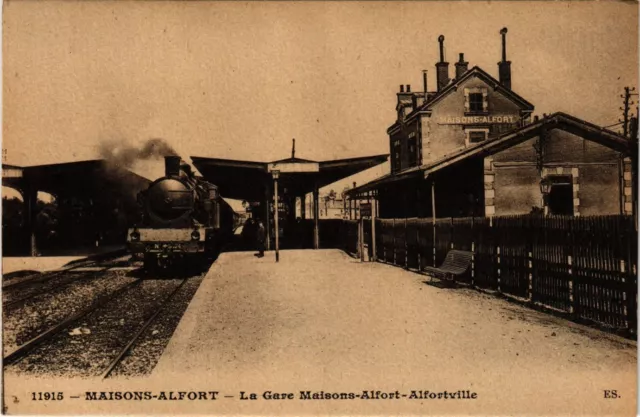 CPA AK Maison Alfort - La Gare Maisons Alfort (275513)