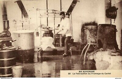 10187 CPA 15 in Auvergne-cheese production of Cantal