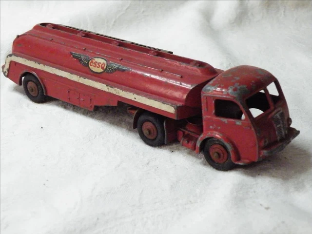 DINKY TOY Original Panhard Movic Esso n° 32C  no majorette corgi cij TDF JRD