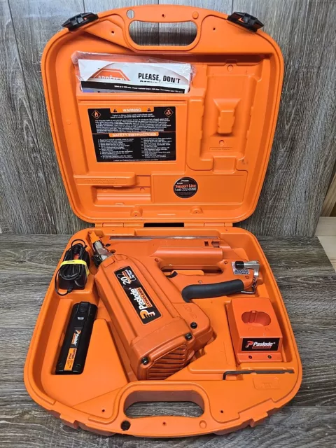 PASLODE # 900420 Cordless 30 Degree Framing Nailer W/Case And Battery.