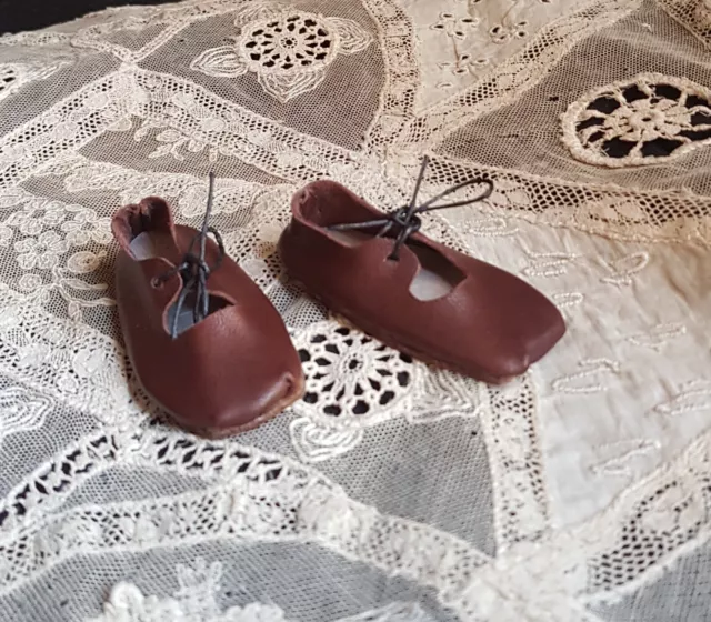 chaussures cuir poupée ancienne