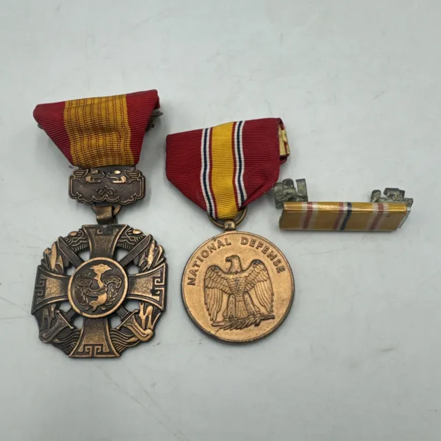 Marine Corps Vietnam Ribbon Bar, Medals &national Defense Badge - USMC