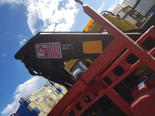 Renault s130 depanneuse JP1A12 Avec grue 3