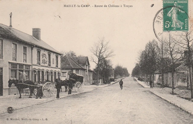 CPA 10 MAILLY le CAMP Route de Chalons à Troyes