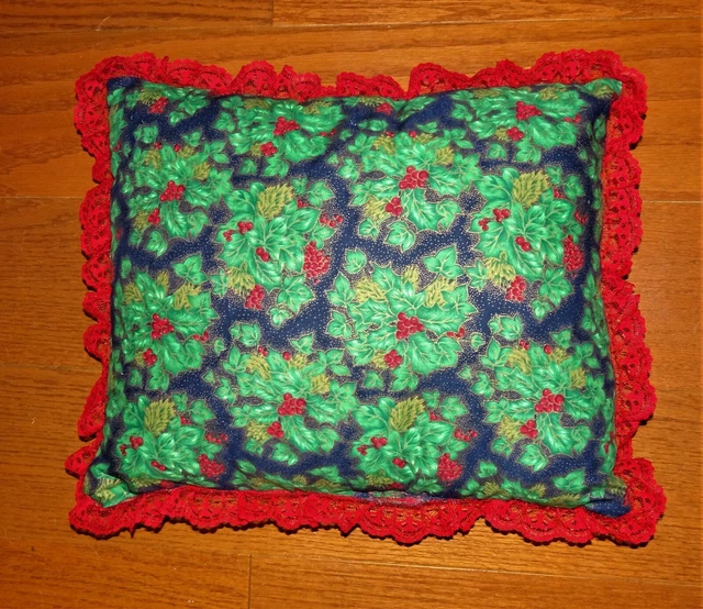 Almohada de Navidad Vintage Roja y Verde Acebo Muérdago Encaje Retro Kitsch mcm