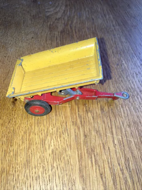 VINTAGE CORGI TOYS No 51 MASSEY FERGUSON 30cwt TIPPING TRAILER in YELLOW & RED