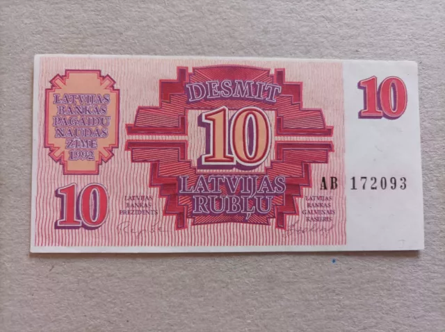 Billete de Letonia de 10 rublos, año 1992, sc/plancha