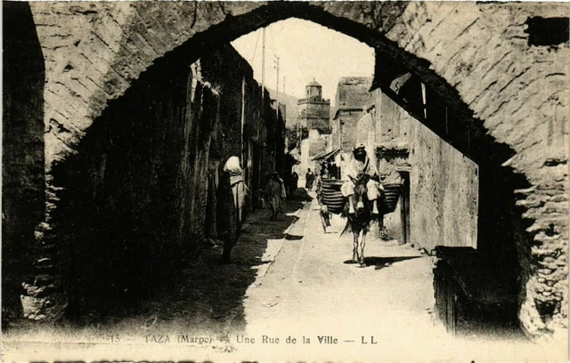 CPA AK MAROC TAZA - Une Rue de la Ville (281097)