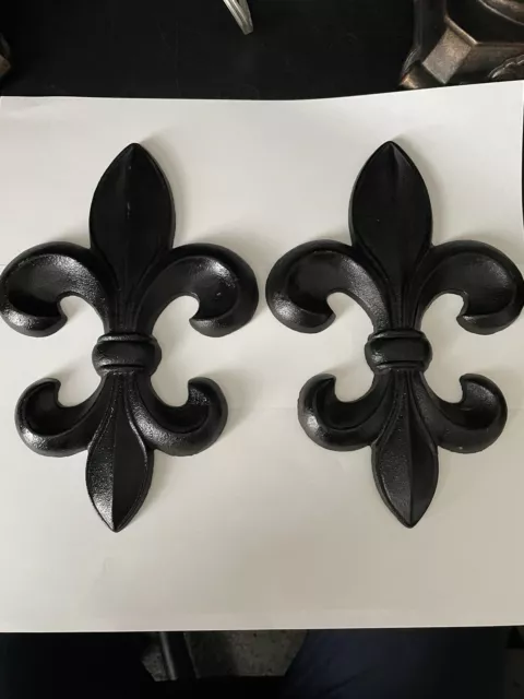 Cast Iron Fleur De Lis Wall Plaque Sign Rustic Victorian Antique Style 9 1/2 in