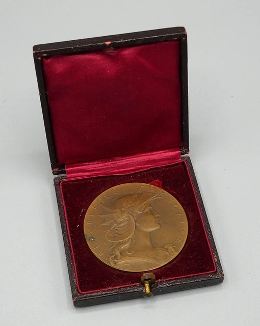 Médaille ancienne Bronze concours de Tir Offert par le