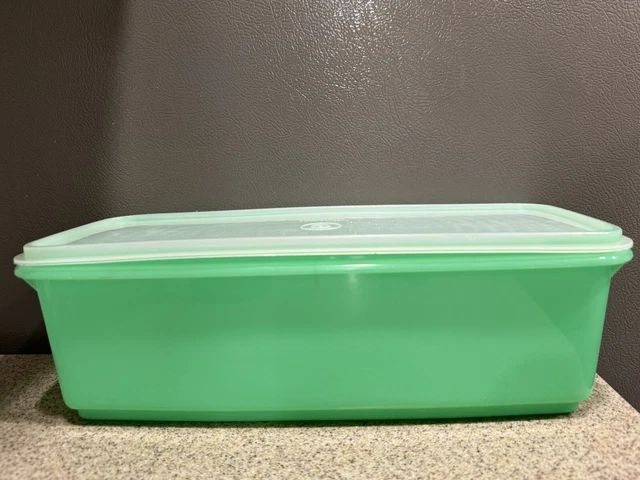 grande boîte à gâteaux Tupperware (Gebraucht) in Leytron für CHF 7