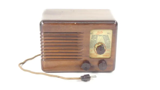 Antigua Radio Jicky Año 1945 Antique Radio