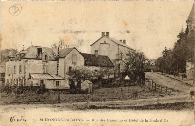 CPA St-HONORÉ-les-BAINS-Rue des Garennes et Hotel de la Boule d'Or (421211)