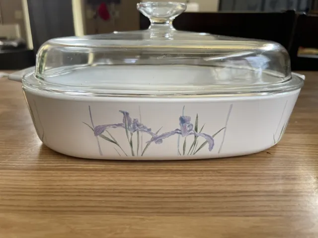 Corning Ware SHADOW IRIS 2.5 Liter Baking Casserole with Lid A-10-B Vintage