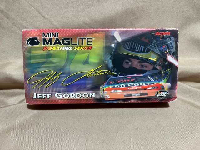 Jeff Gordon #24 NASCAR 1999 Mini Maglite Signature Series Flashlight