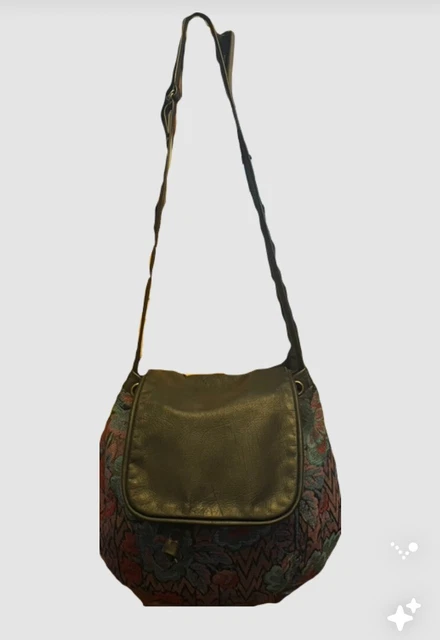 Borsa a tracolla vintage anni '60 in vera pelle con cordini.