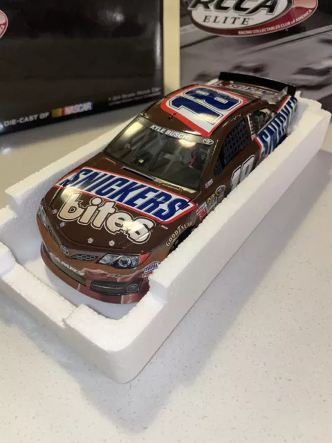 Kyle Busch Lionel #18 Snickers Bites ELITE Toyota Camry 1/24