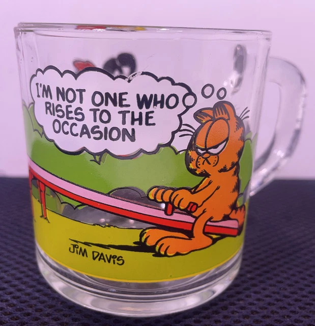 McDonald's Garfield Cat Odie Teeter Totter Glass Cup Mug Jim Davis 1978 Vintage