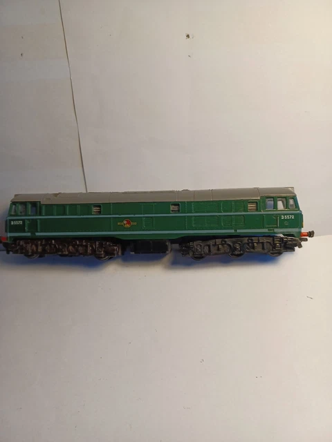 Train Engine 357 TRIANG HORNBY R357 Diesel Locomotive BR Green D5572 9D80 OO Gauge ...