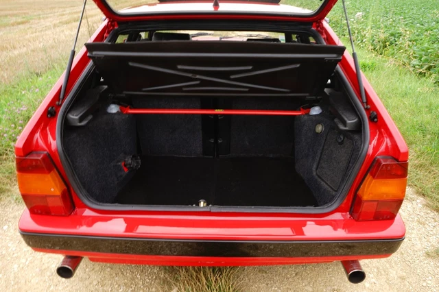 Lancia delta hf integrale 16v 15