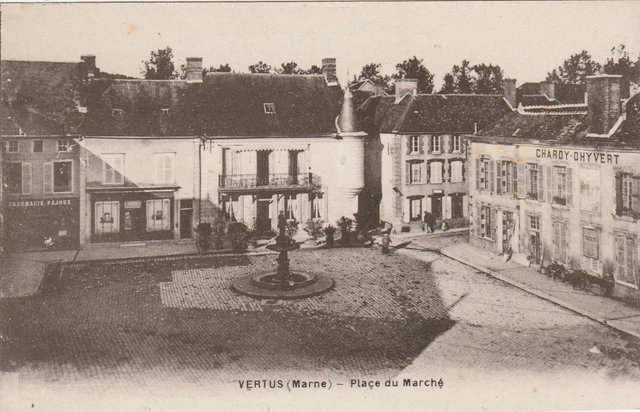 CPA 51 VERTUS (Marne) Place du Marché