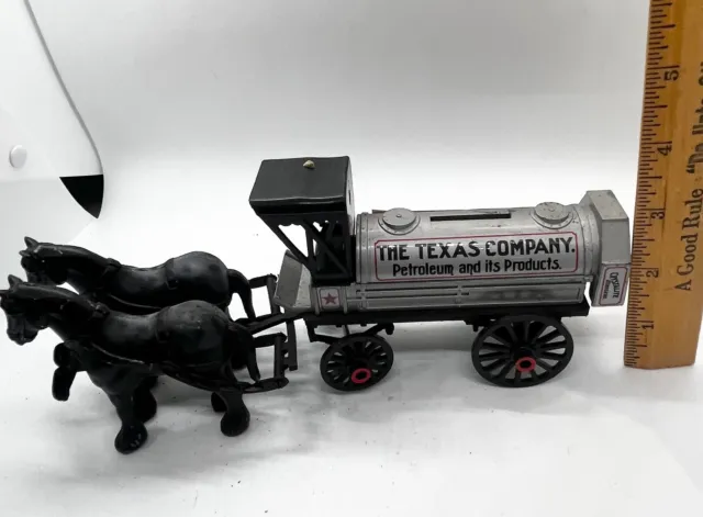 Ertl Texaco Oil Co. Horse-Drawn Tanker Die-cast Bank The Texas Company
