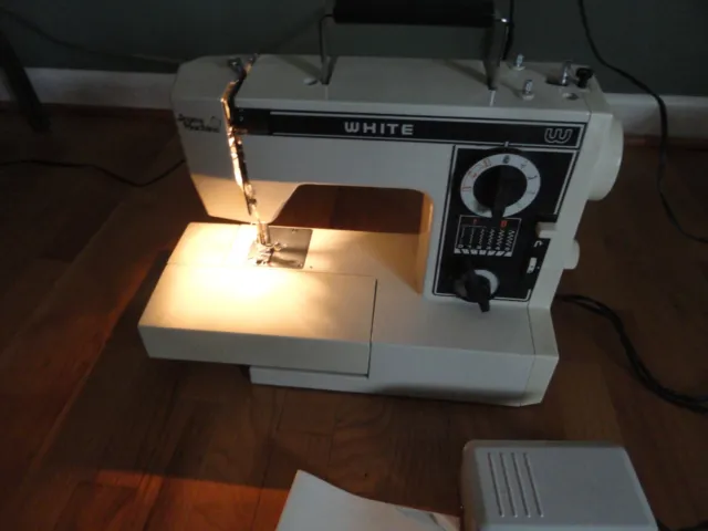 Máquina de coser vaqueros blanca 1099 con pedal de pie, manual, accesorios