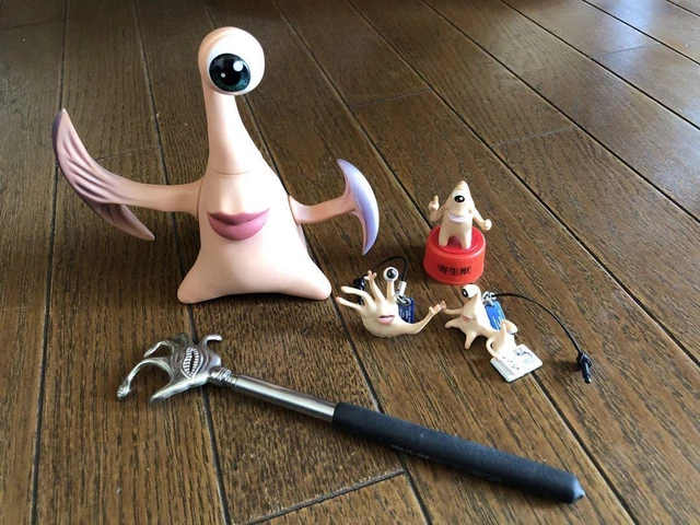 Parasite Miggy Figure Earphone Jack Bottle Cap Grandson'S Hand