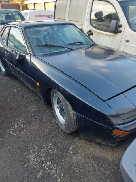 Porsche 944 Breaking (Bolt)