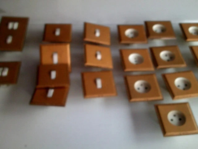 Lot interrupteurs + 1 prise RJ45 + plaques + 1 prise (Legrand Gamme