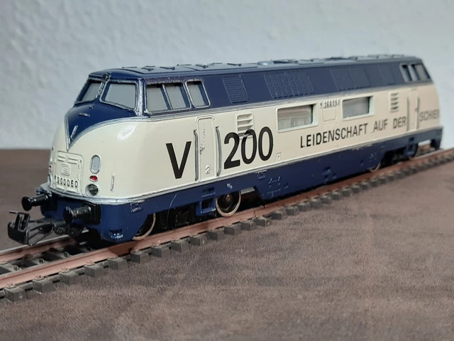 Märklin H0 3021 (Delta-Digital) Umbau- Diesellok BR. V200 060 der DB Blau/Beige