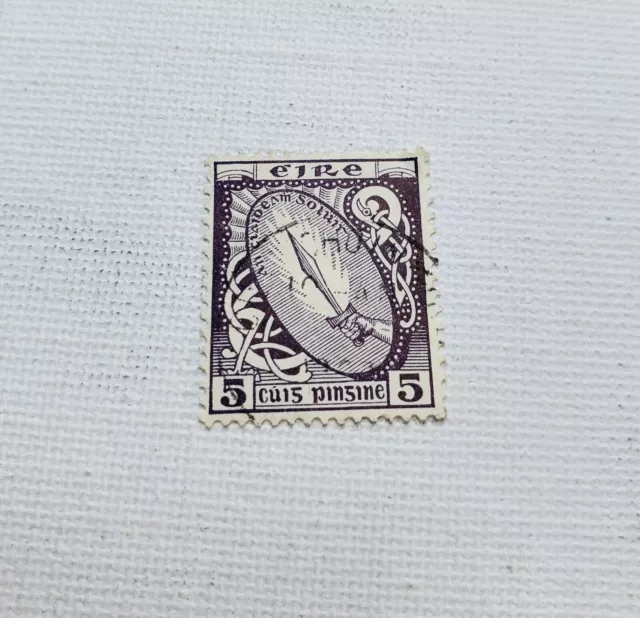 Ireland Eire 5P Postage Stamp  04/125