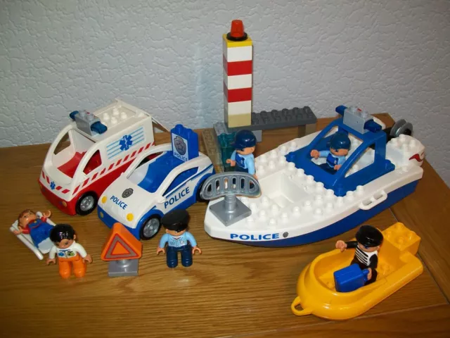 Duplo sale police boat