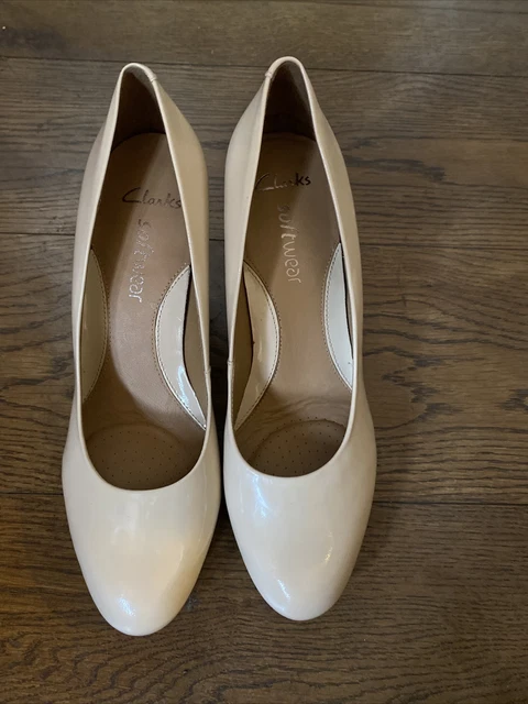 Clarks anika kendra sale shop