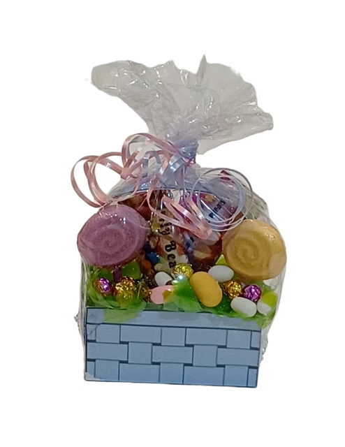 Miniature Easter Egg Basket /Dollhouse Decoration /Barbie Doll Food 1524