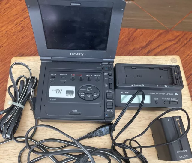 SONY GV-D900 Mini DV Digital Video Walkman Cassette Recorder W Accessories & Box