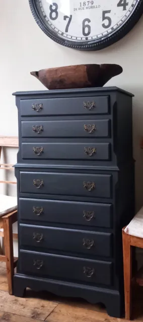 Beautiful Vintage Painted Farrow & Ball 7 drawer Chest of Drawers.