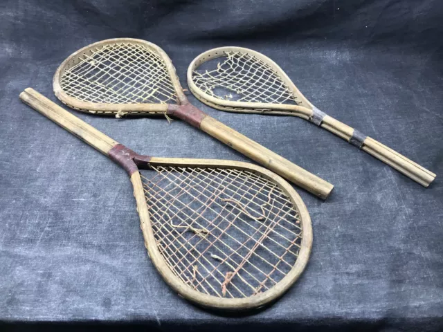 Lot de trois anciennes raquettes￼ de tennis taille enfant ,1900