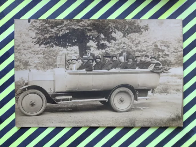 Carte Photo Ancienne G. GAHOU à LOURDES AUTOMOBILE VOITURE CAR CARRIAGE Pélerins