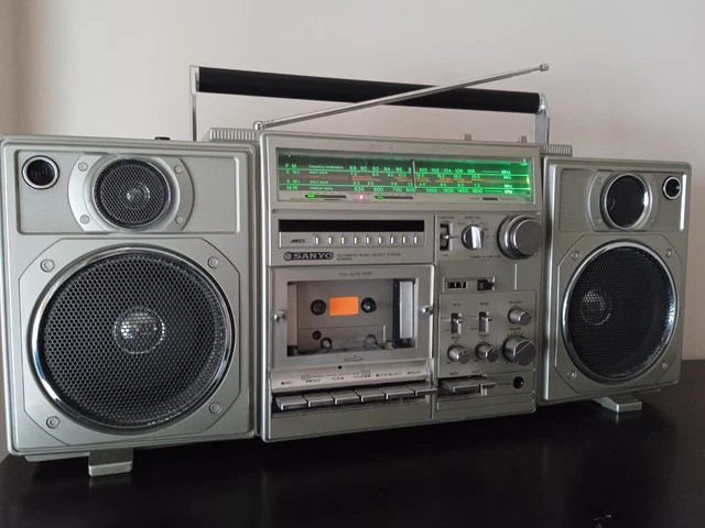 SANYO M9996K VINTAGE RADIO CASSETTE PLAYER  From 1979
