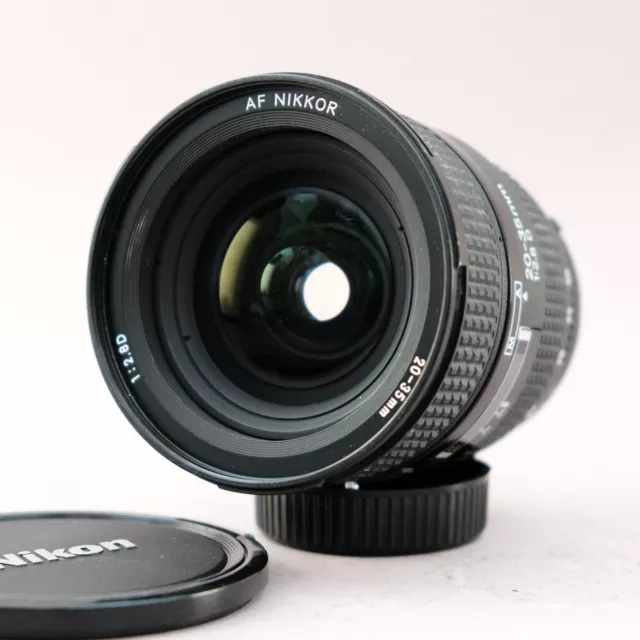 Nikon AF Nikkor 20-35 mm  F/2.8 D - made in Japan